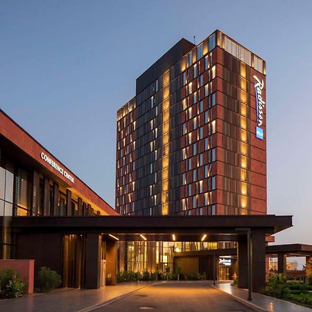 Radisson Blu Hotel & Conference Center, Ниамей Экстерьер фото